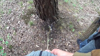 Гей порно в котором оператор писает под дерево