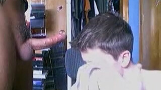 Оральный секс геев с негром и белым парнем.