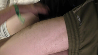 Активный гей ебет своего бойфренда глубоко в жопу от первого лица