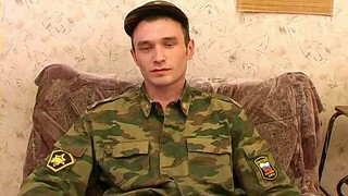 Солдату предложили очень сладкий минет от гея на кастинге