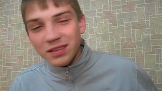 Гражданский отсосал солдату здоровый член в комнате свиданий