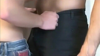 Опытный мужик усадил сексуального друга на член и отымел его в очко