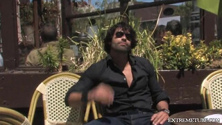 Лохматый мужик трахнул сексуального парнишу в глотку и в очко