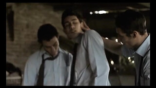 Сексуальный парень трахает сонного друга в упругую задницу