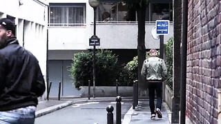 Темнокожий незнакомец прижался к мужику в переходе и отодрал его в задницу