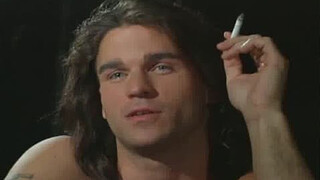 Романтичный гей кайфует во время дрочки секс игрушкой