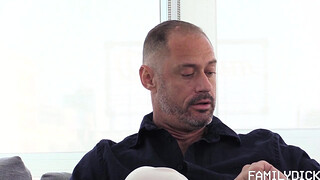 Заботливый отчим подарил пасынку самый яркий анальный оргазм