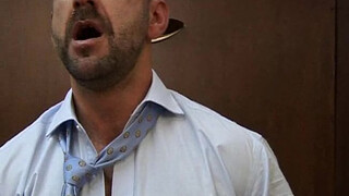 После совещания деловые партнеры отсосали друг другу мощные стояки