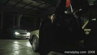 Преданный водитель получил член начальника в зад и кончил от кайфа