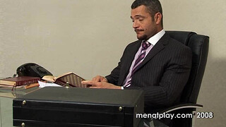 Босс давно мечтал отыметь упругую попку своего лучшего сотрудника