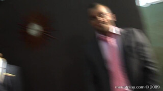 Похотливые мужики устроили разврат в примерочной и занялись гей сексом