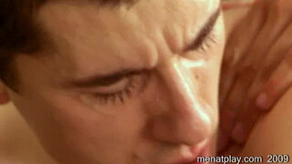 Позвал коллегу в кабинет, чтобы расслабиться и размять его анус своим членом