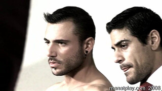 Брутальному самцу так понравилась попка друга, что он не может оторваться от нее