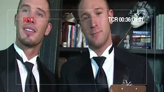 Компания геев начинает разврат с глубокого минета и дрочки