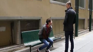 Худой гей жадно берет в рот огромный член в рот