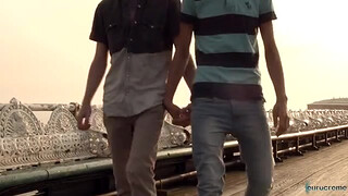 Мальчик ебет после минета лучшего друга в попу