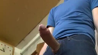 Геи с длинными залупами отсасывают и глотают кончу